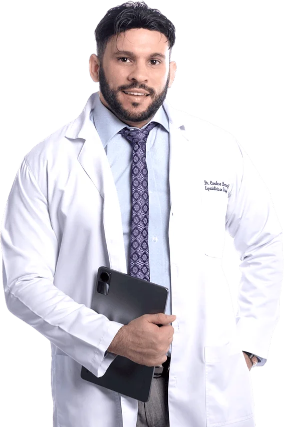 El Dr. Yuniesky Cardoso Becerra es un médico altamente calificado con una sólida formación académica y una amplia experiencia laboral en el campo de la psiquiatría.